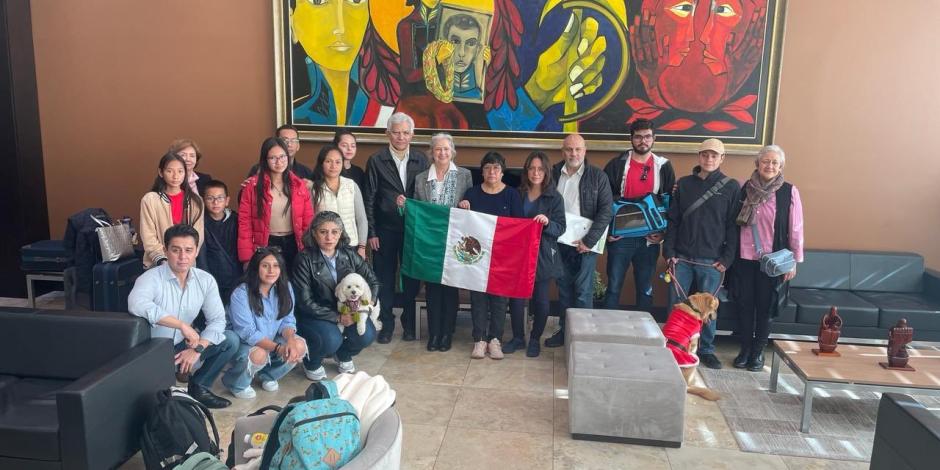 Cuerpo diplomático de México en Ecuador regresa este domingo.