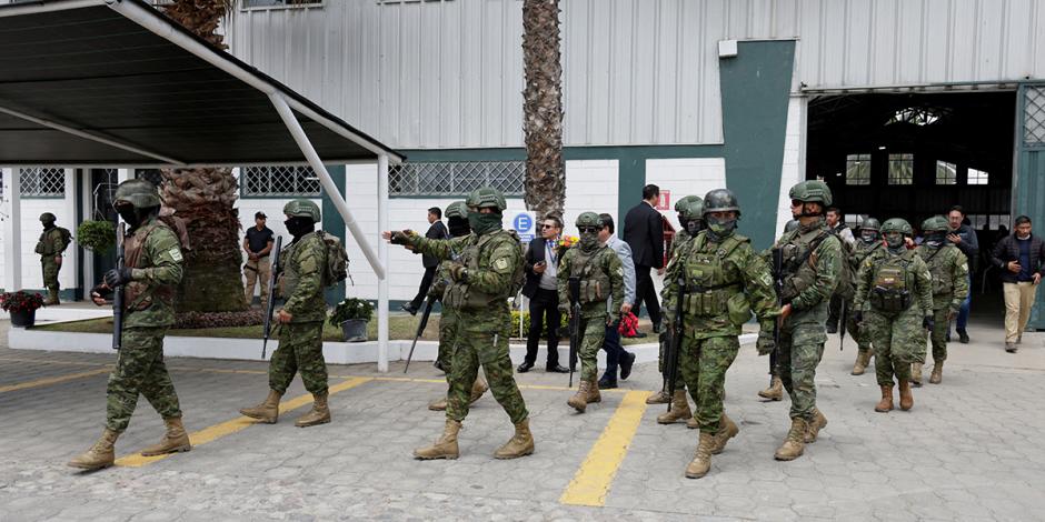 Militares de Ecuador durante un evento del presidente de Ecuador, Daniel Noboa