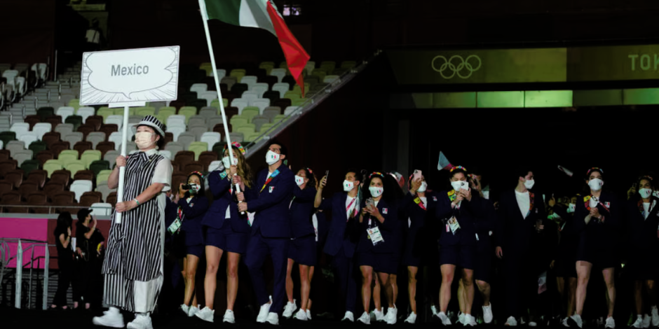 La delegación mexicana en el Estadio Olímpico de Tokio durante la ceremonia inaugural de los Juegos Olímpicos 2021