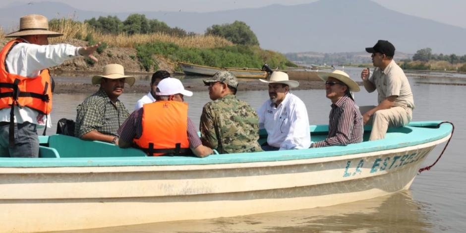 Afirman que Semar determinará plan de apoyo para el lago de Pátzcuaro.