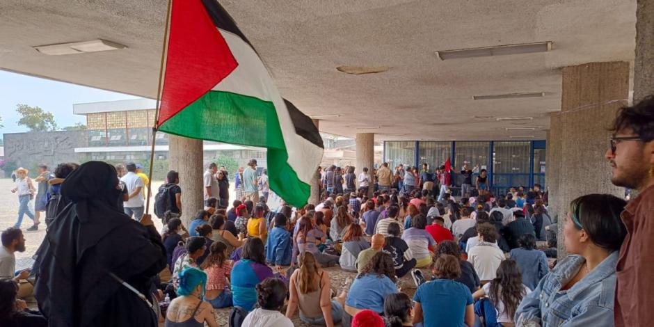 Alumnos de la UNAM alistan campamento por Palestina Libre en CU.