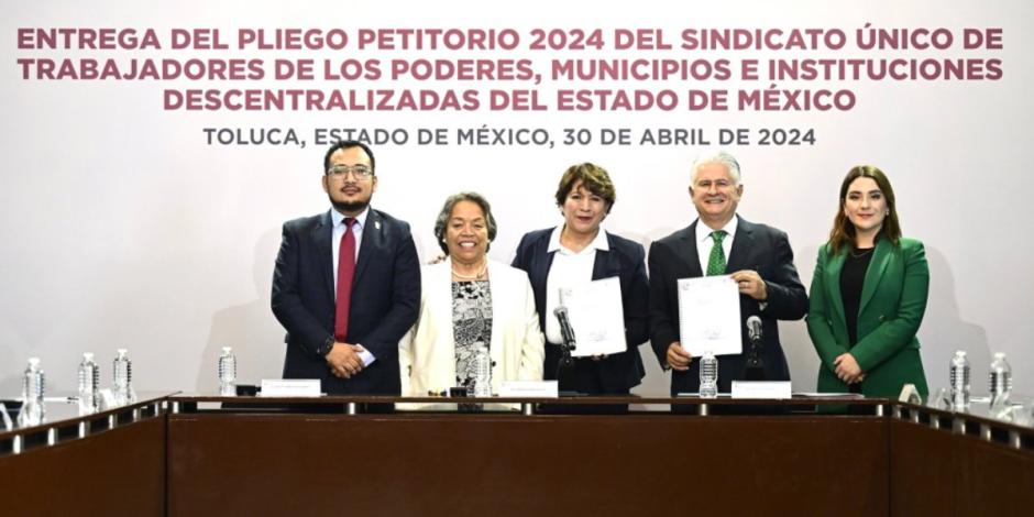 SUTEYM entrega Pliego Petitorio 2024 a Delfina Gómez.