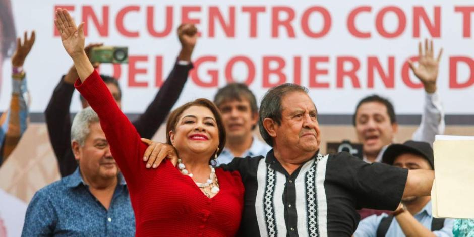 Clara Brugada, candidata a la Jefatura de Gobierno por la coalición "Sigamos Haciendo Historia", se comprometió con los trabajadores obreros de varios sindicatos a que ellos sean los protagonistas de la transformación de la Ciudad de México.