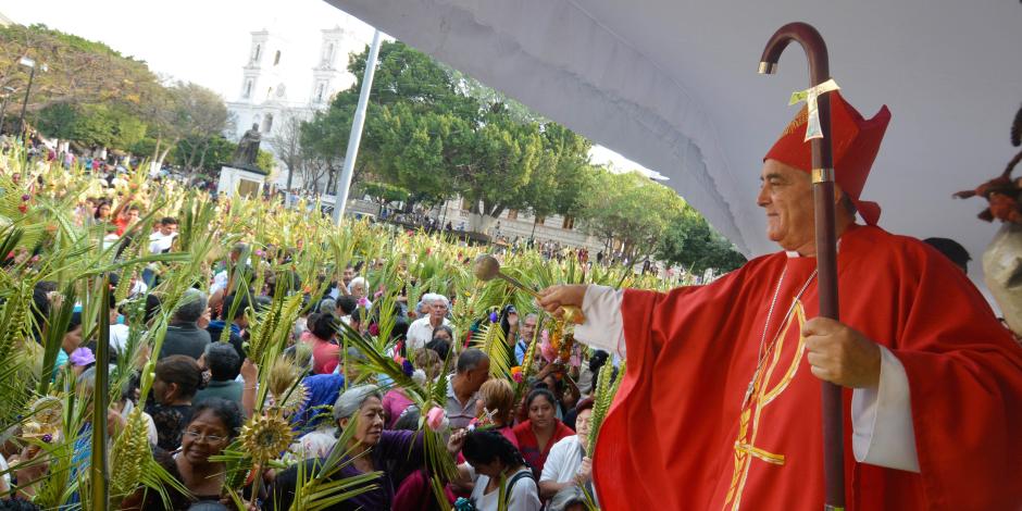 El obispo Salvador Rangel durante un acto religioso.