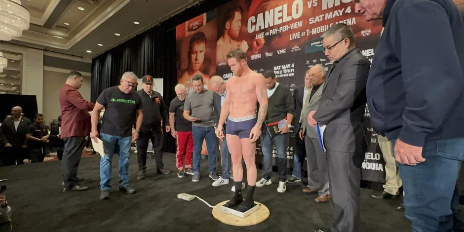 Canelo Álvarez cumple con el peso para su pelea ante Jaime Munguía