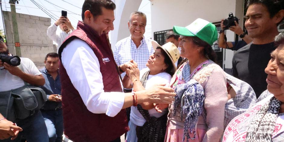 Alejandro Armenta promete programa de rescate para comunidades marginadas en Puebla.