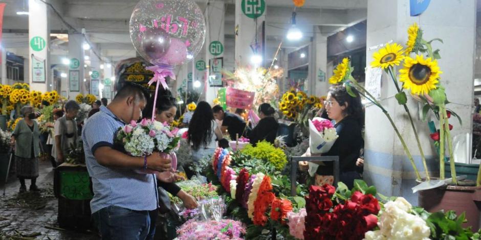Esperan derrama económica de más de 3.5 millones de pesos por Día de las Madres en CDMX.