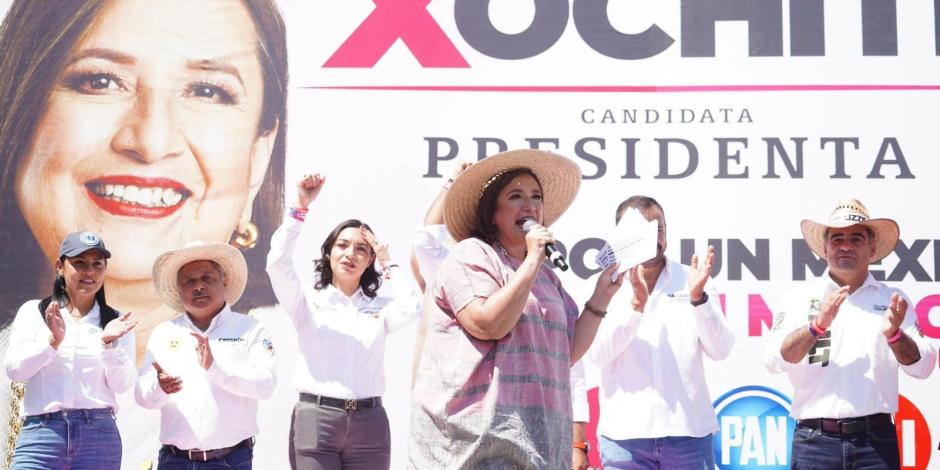 La candidata de Fuerza y Corazón por México, Xóchitl Gálvez, ayer en Colima.