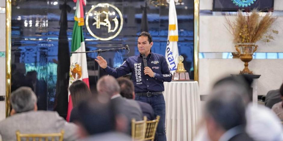 Participa Enrique Vargas en "Diálogos por la Democracia" con rotarios de Ciudad Satélite.