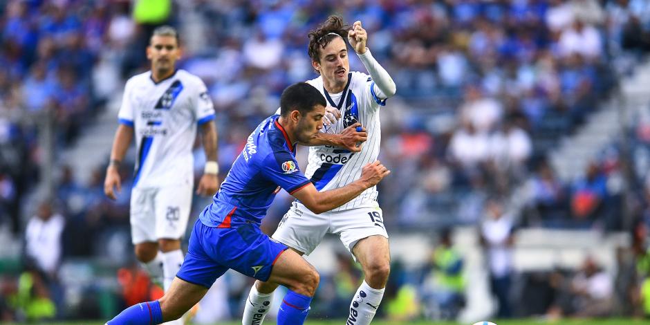 Una acción del Cruz Azul vs Monterrey, semifinal de vuelta del Clausura 2024 de la Liga MX