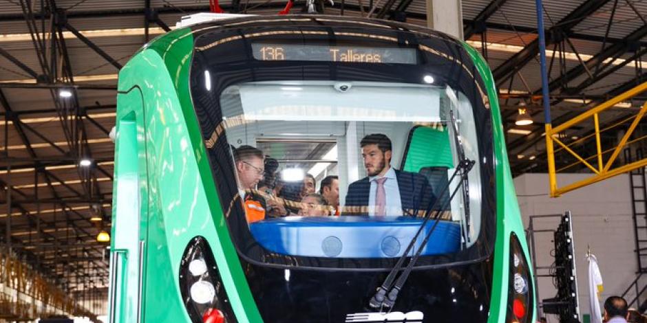 El gobernador Samuel García presentó ayer las nuevas unidades para la Línea 1 del Metro de Monterrey.