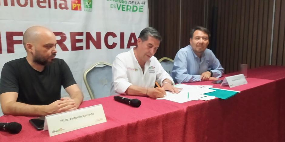 El candidato de la coalición Morena-Partido Verde-PT a la alcaldía de Querétaro, Chema Tapia.