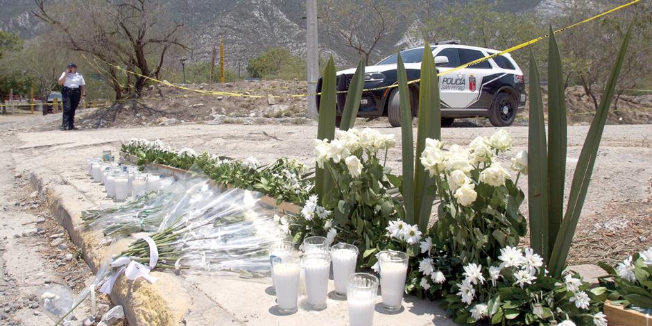 En el estadio El Obispo fue colocada una ofrenda floral por las víctimas, ayer.
