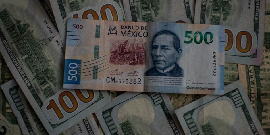 Foto ilustrativa del peso frente al dolar