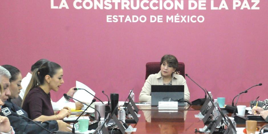 Delfina Gómez, gobernadora del Estado de México, hoy en reunión