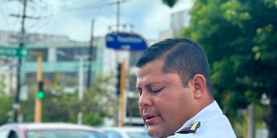 Oficial se convierte en el héroe de un menor tras choque en Cancún.