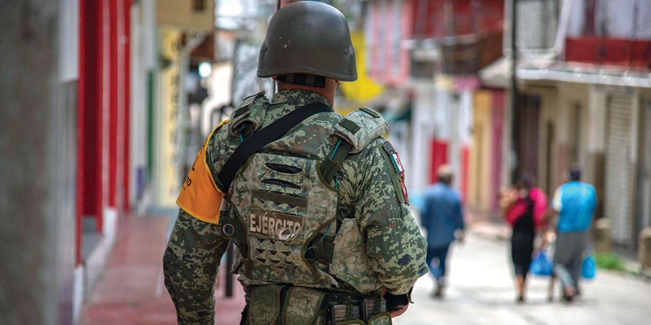 Elementos del Ejército vigilan las calles de Tila, Chiapas, el pasado miércoles.