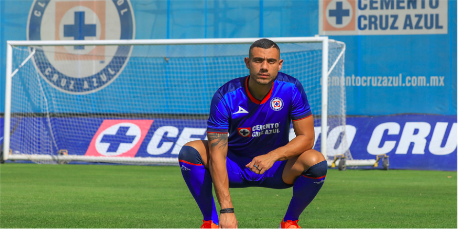 Cruz Azul hace oficial a llegada de Giorgos Giakoumakis, primer griego en jugar en La Máquina