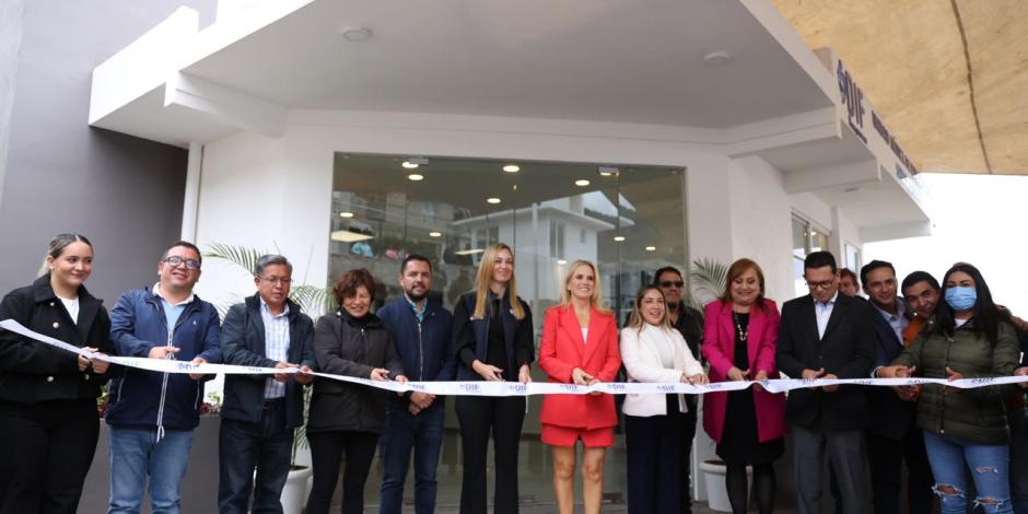 La presidenta municipal, Romina Contreras inauguró una Unidad Médica, en Huixquilucan.