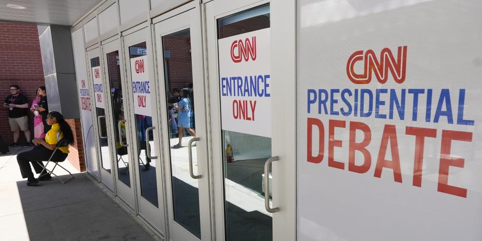 En las oficinas de CNN ya está todo listo para el debate de mañana.