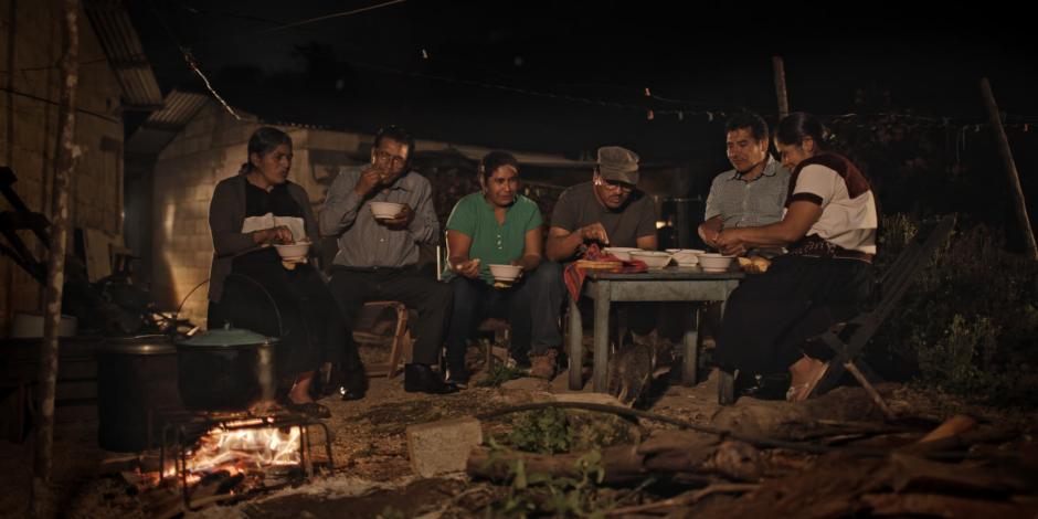 Exintegrantes del EZLN, en un fotograma del documental.