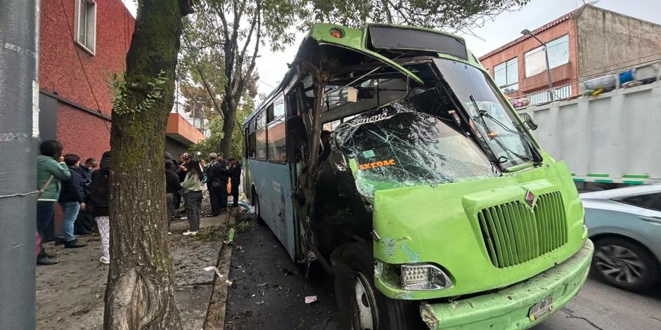 Camión choca en Álvaro Obregón y deja 15 lesionados