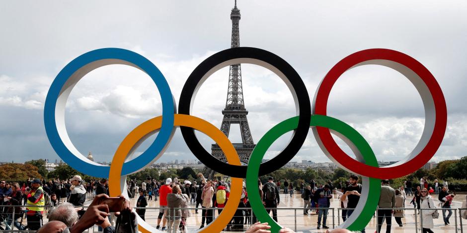 Los aros olímpicos París, sede de los Juegos Olímpicos del 2024.
