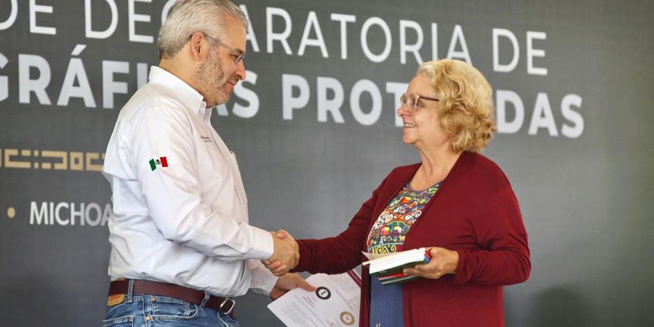 Michoacán gana otra vez el Galardón Presidencial del Premio Nacional de Arte Popular.