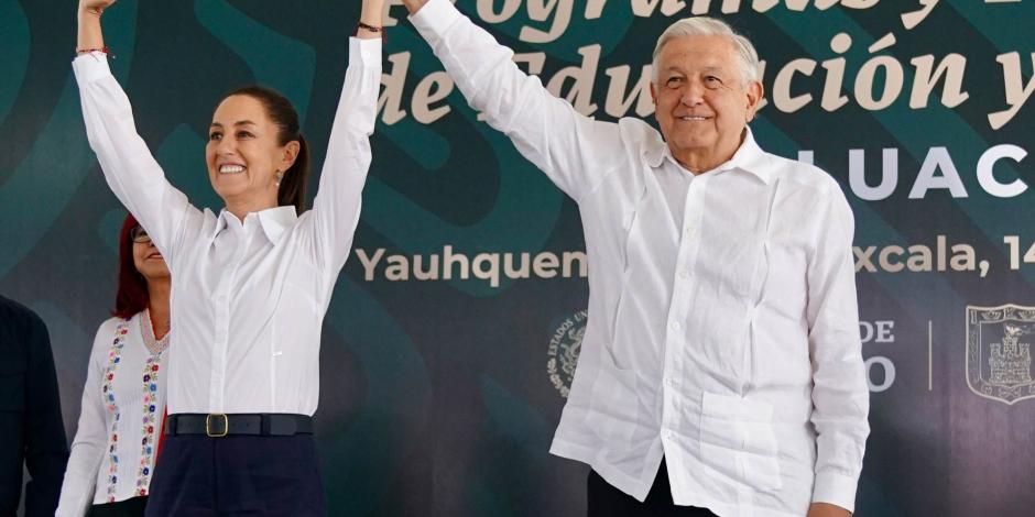 Claudia Sheinbaum y el Presidente Andrés Manuel López Obrador, ayer en Yauhquemehcan, Tlaxcala.