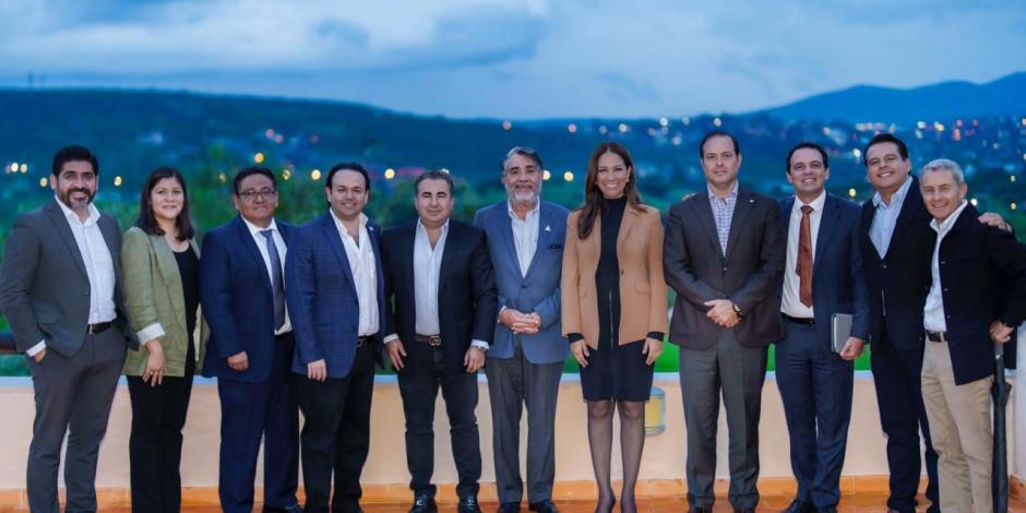 Libia Dennise García Muñoz Ledo comparte su visión 2024-2030 con líderes empresariales de Guanajuato.