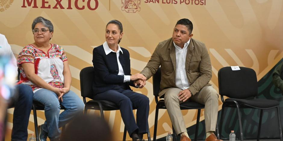 El gobernador de San Luis Potosi Ricardo Gallardo (der.) y la presidenta electa Claudia Sheinbaum (izq.).