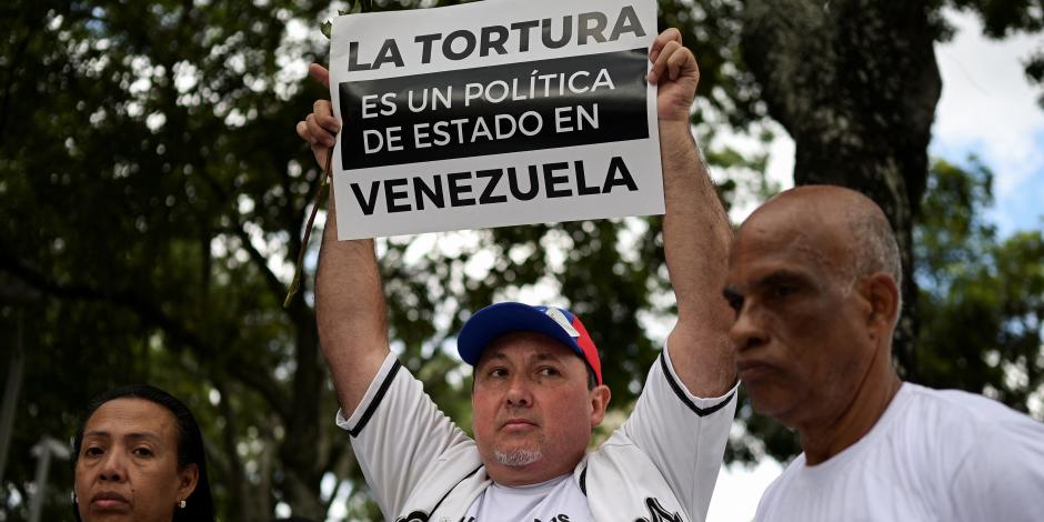 Disidentes venezolanos protestan contra la persecución y la represión del régimen en Caracas la semana pasada.
