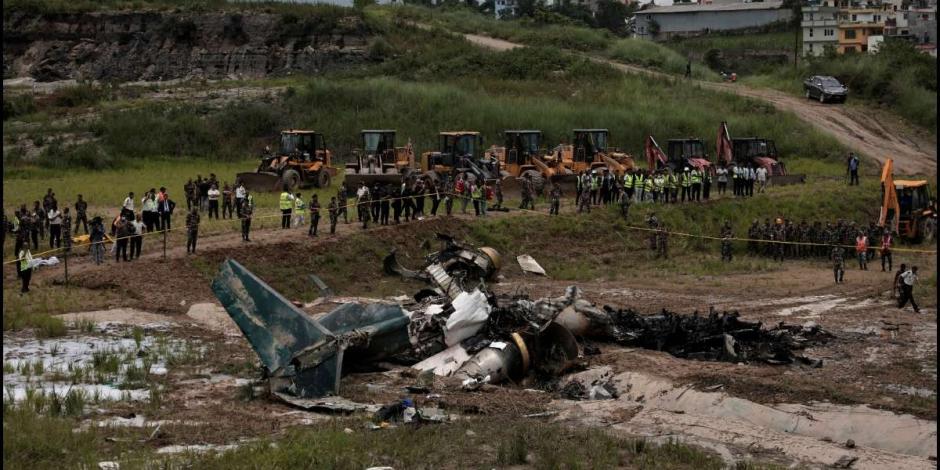 Avión se estrella en Nepal, solo píloto sobrevivió