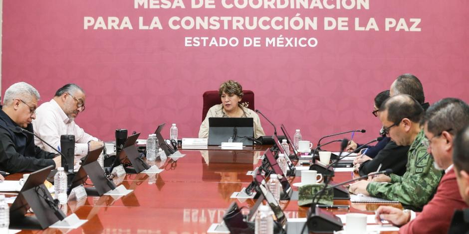 Delfina Gómez, gobernadora del Edomex, ayer en la Mesa número 216.