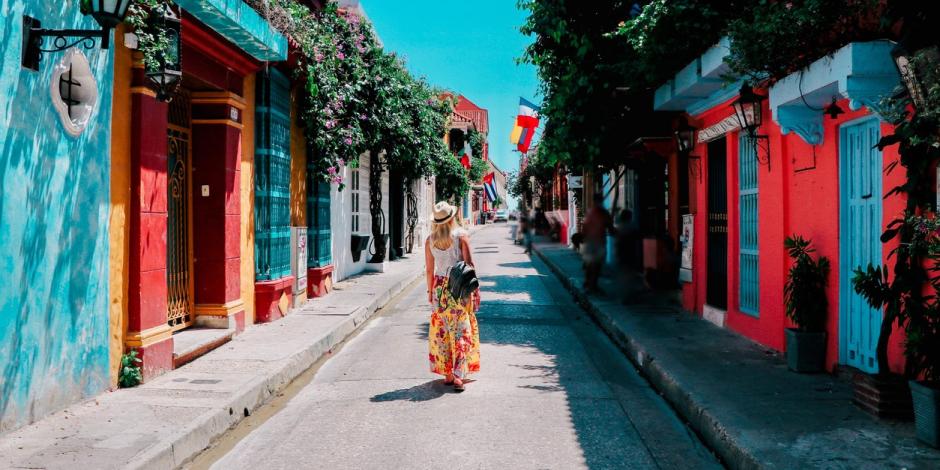 Colombia: un país de contrastes, desde vibrantes ciudades hasta paisajes naturales impresionantes.