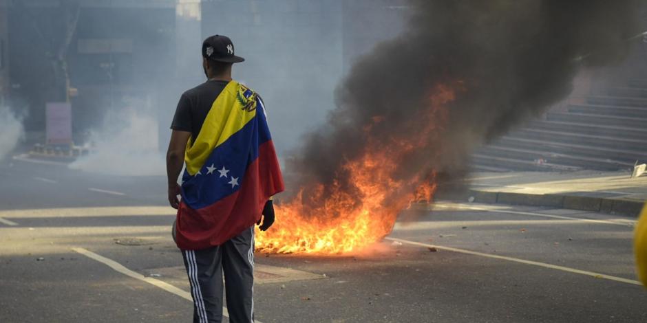 Cientos de personas salieron a protestar en Venezuela tras los resultados de las elecciones.