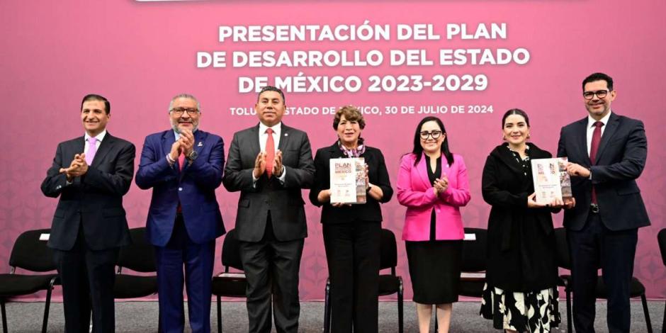 Delfina Gómez presenta el Plan de Desarrollo del Edomex “Mandato del Pueblo para el Cambio”.