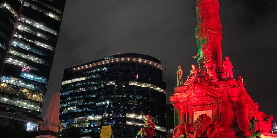 Manifestantes protestan en CDMX tras elecciones en Venezuela.