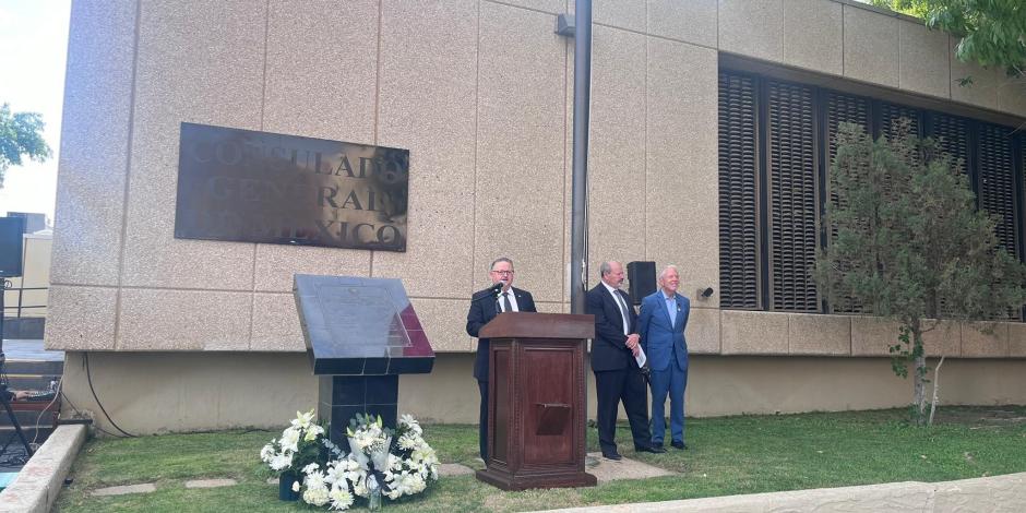 Gobierno de México rinde homenaje a las víctimas del tiroteo en El Paso, Texas.