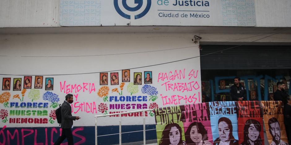 Manifestación afuera de la Fiscalía a nueve años del caso Narvarte, ayer.