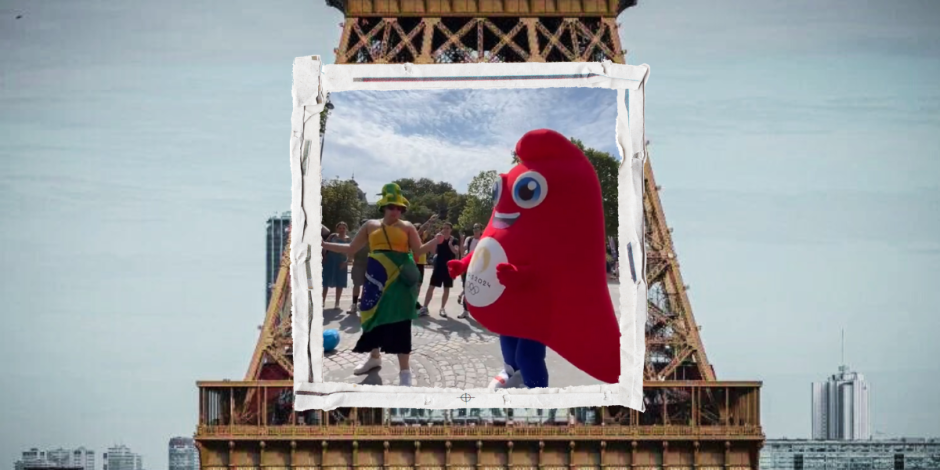Phryges, la mascota de los Juegos Olímpicos convive con los aficionados de todos los países por las calles de París