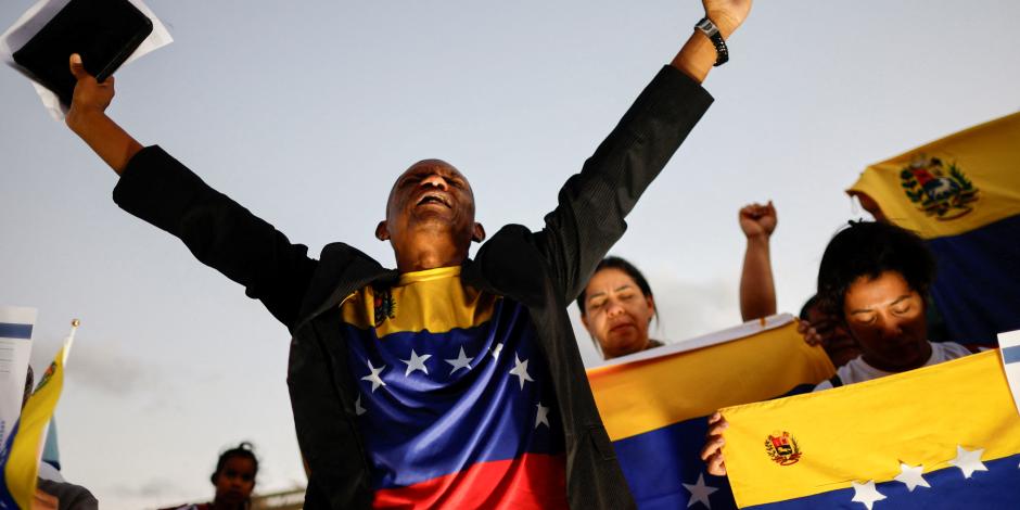 Venezolanos protestan en Brasilia, ayer.