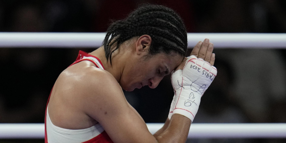 Imane Khelif sale ovacionada por ganar la medalla de oro en boxeo femenil en los Juegos Olímpicos París 2024