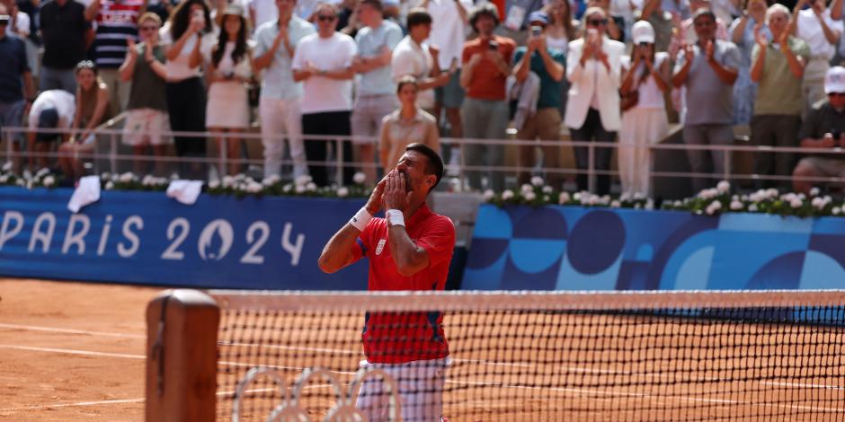Novak Djokovic celebra el oro conseguido en París 2024
