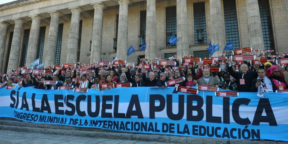 Docentes de varios países en el décimo Congreso Mundial de la Internacional de la Educación, ayer, en Buenos Aires, Argentina.