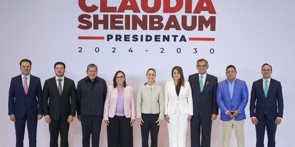 La presidenta electa (c), con gobernadores del noreste, ayer.