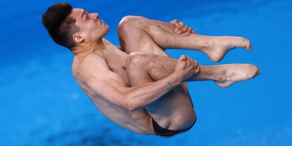 Osmar Olvera en la semifinal de trampolín de 3m en París 2024