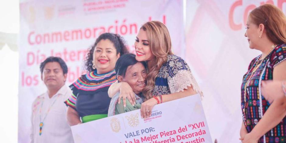 Conmemora Evelyn Salgado el Día Internacional de los Pueblos Indígenas en Guerrero.