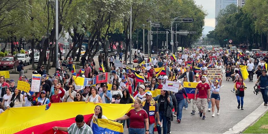 Personas de nacionalidad venezolana protestaron en CDMX en contra del régimen de Nicolás Maduro.