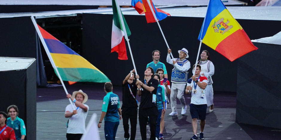 Nuria Diosdado y Marco Verde en el desfile de clausura de los Juegos Olímpicos París 2024